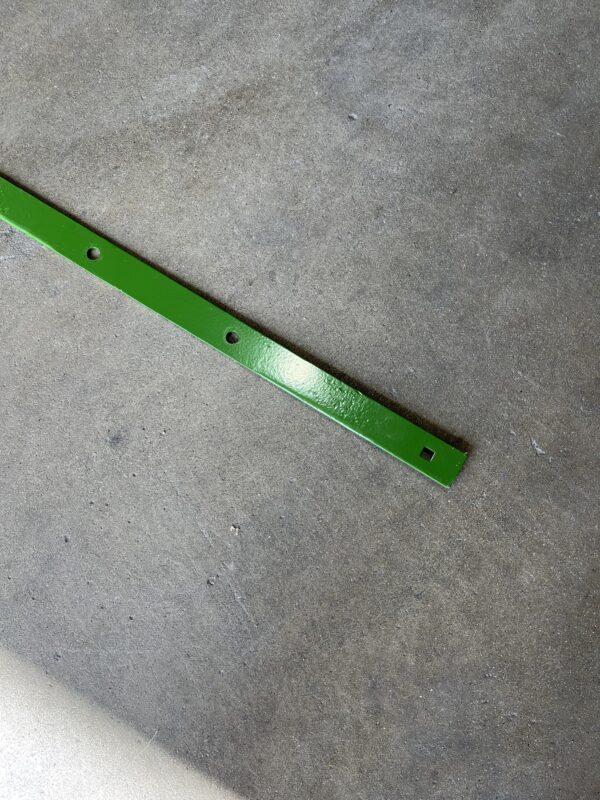 John Deere Backup Strip Discharge Accelerator Beater - Image 3